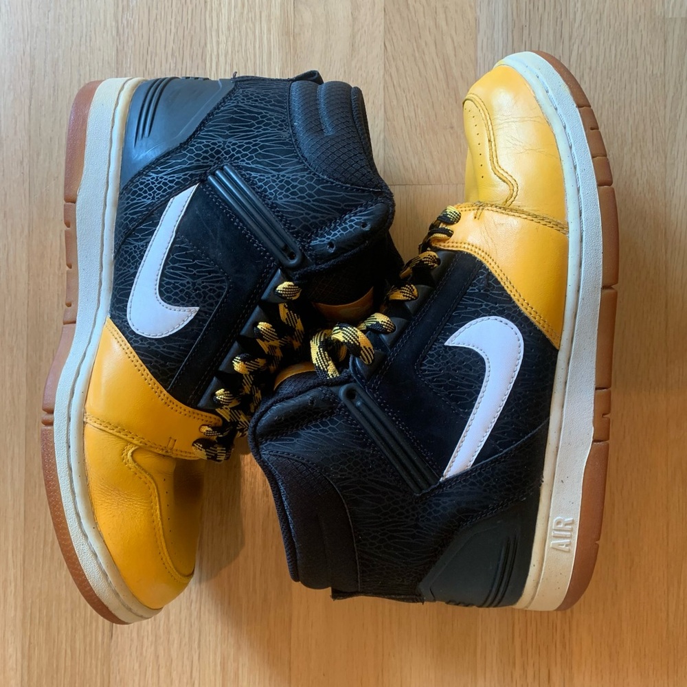 Nike Black and Yellow Athletic Shoes